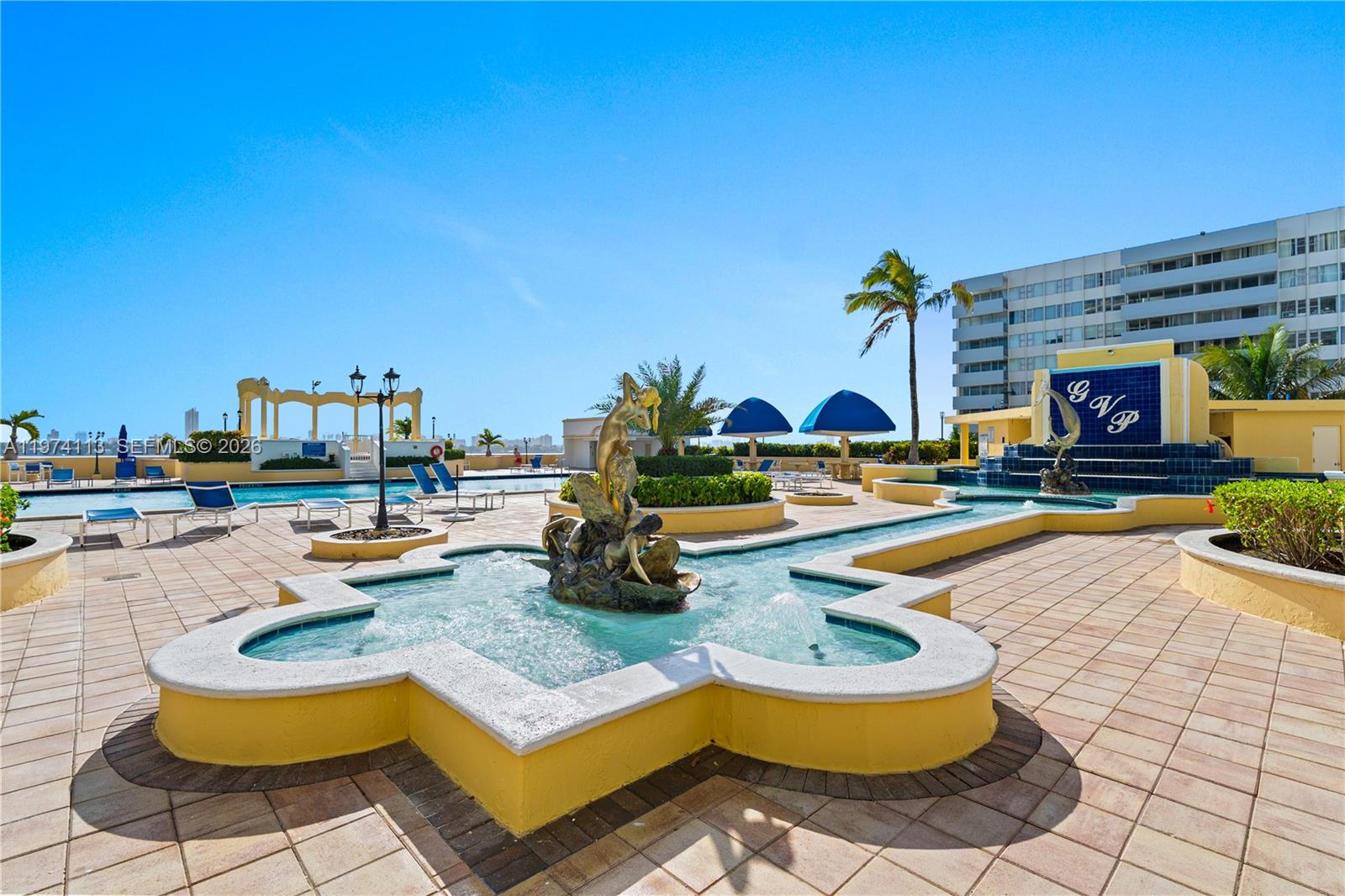 7601 E Treasure Dr #PH 216 North Bay Village, FL 33141