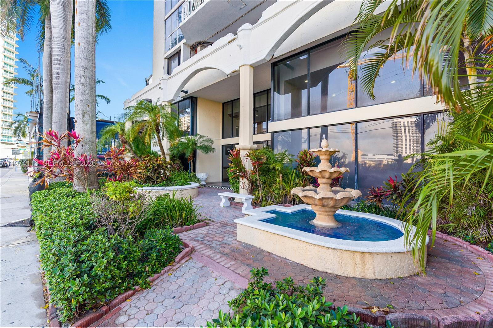 7601 E Treasure Dr #PH 216 North Bay Village, FL 33141