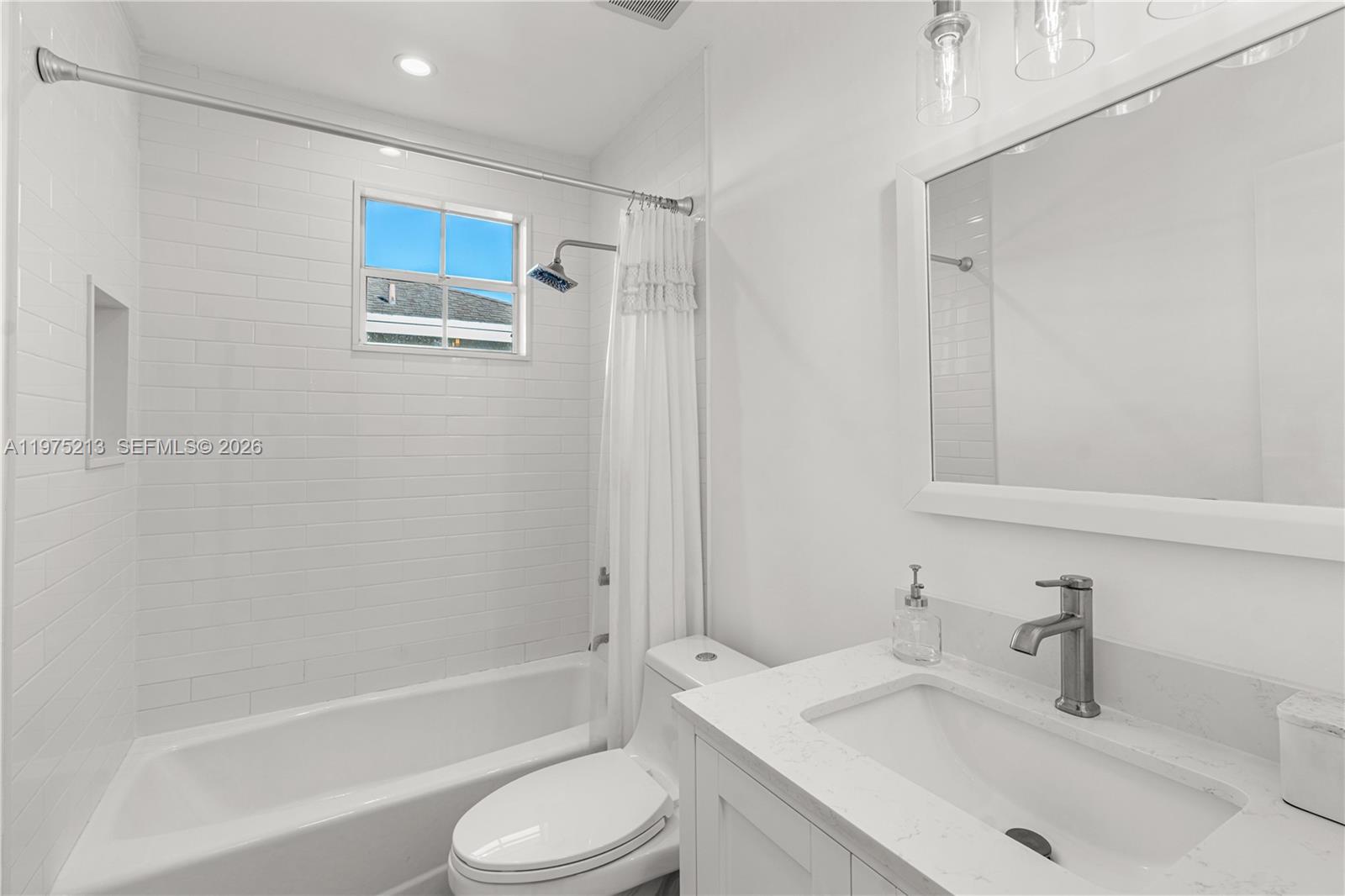 20775 NW 1st St Pembroke Pines, FL 33029