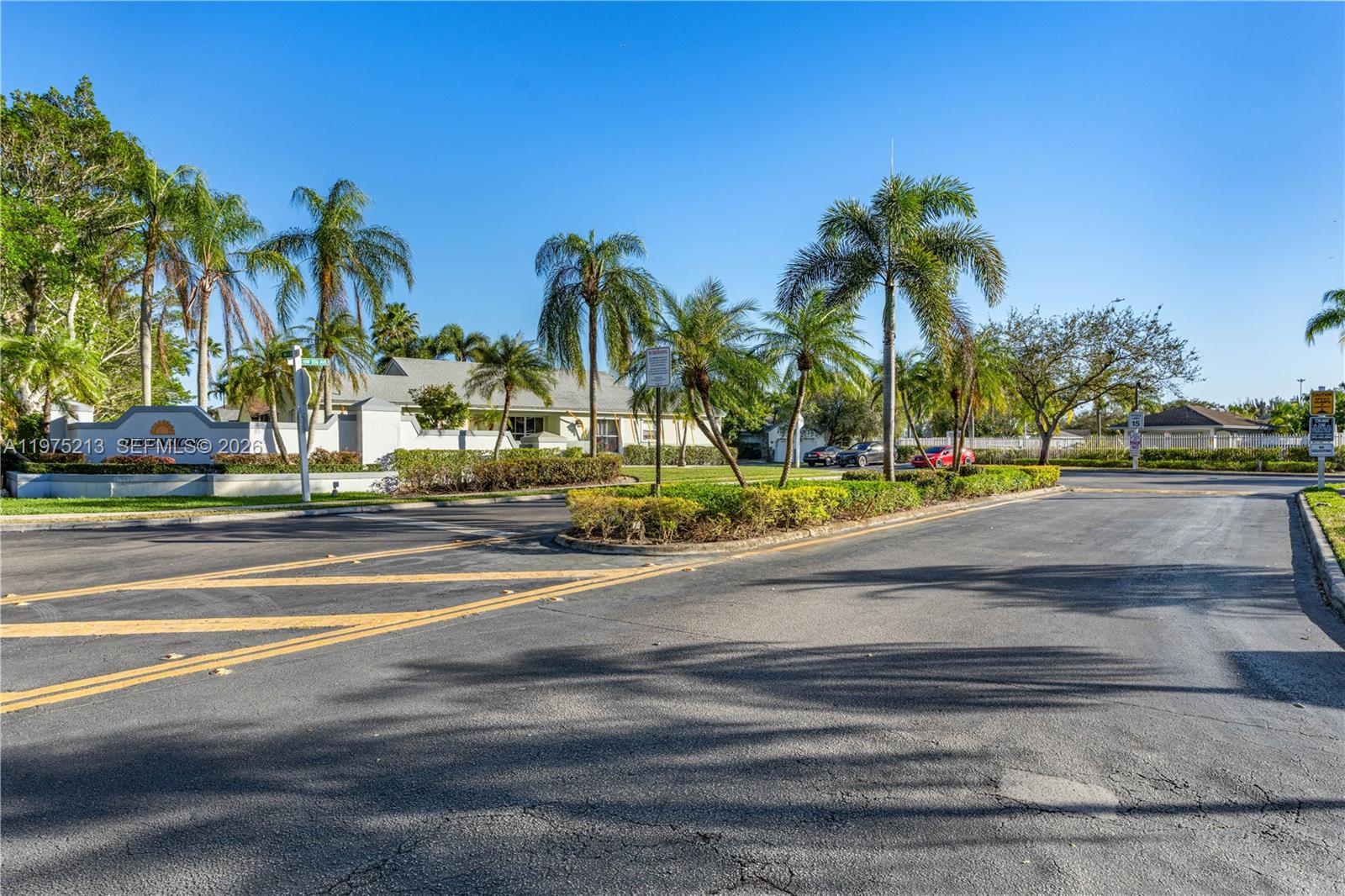 20775 NW 1st St Pembroke Pines, FL 33029