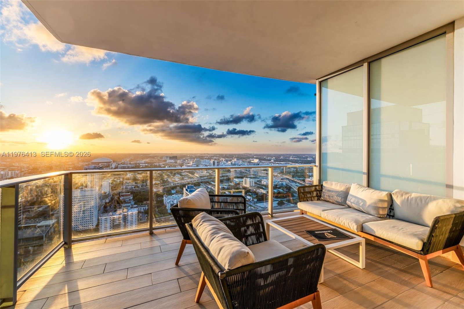 image Paramount Miami Worldcenter2