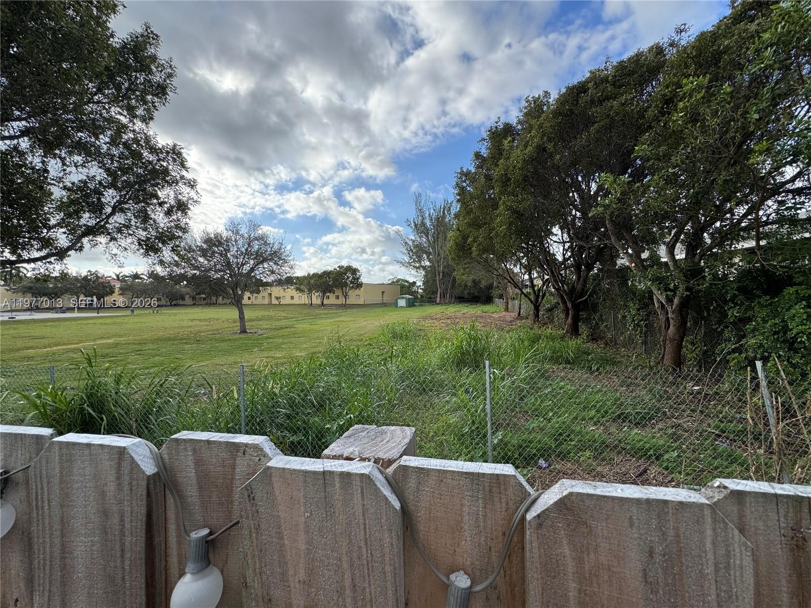 2604 SE 19th St Homestead, FL 33035