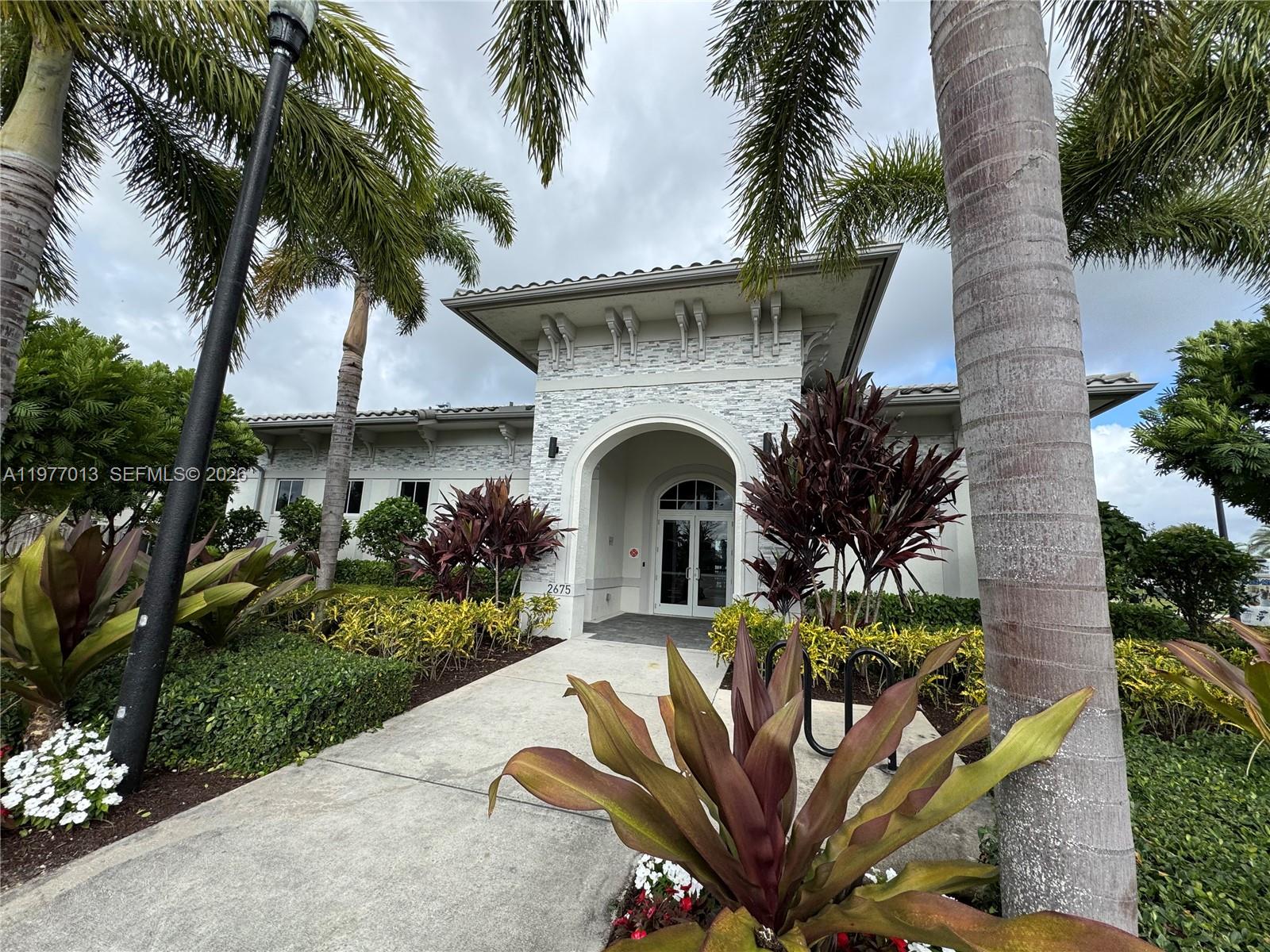 2604 SE 19th St Homestead, FL 33035