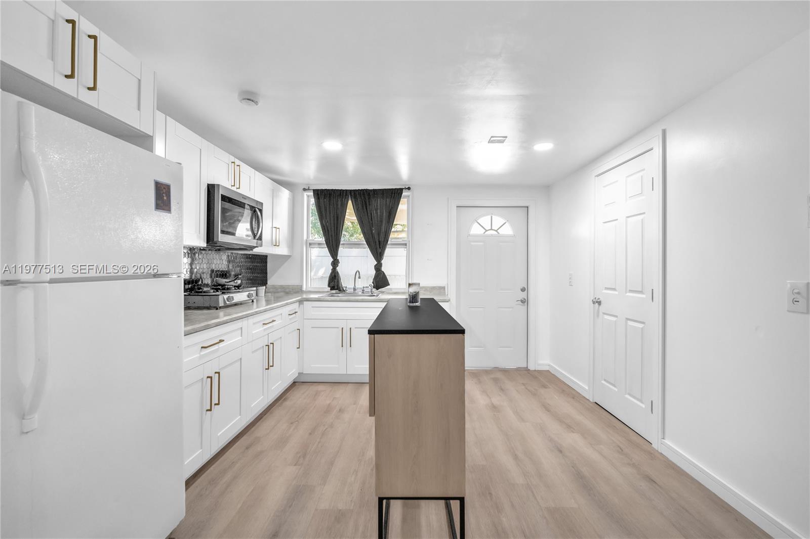 7151 Taft St Hollywood, FL 33024