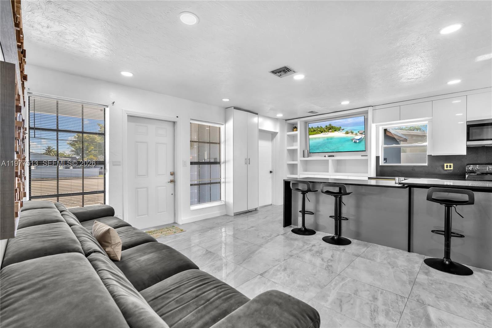 7151 Taft St Hollywood, FL 33024