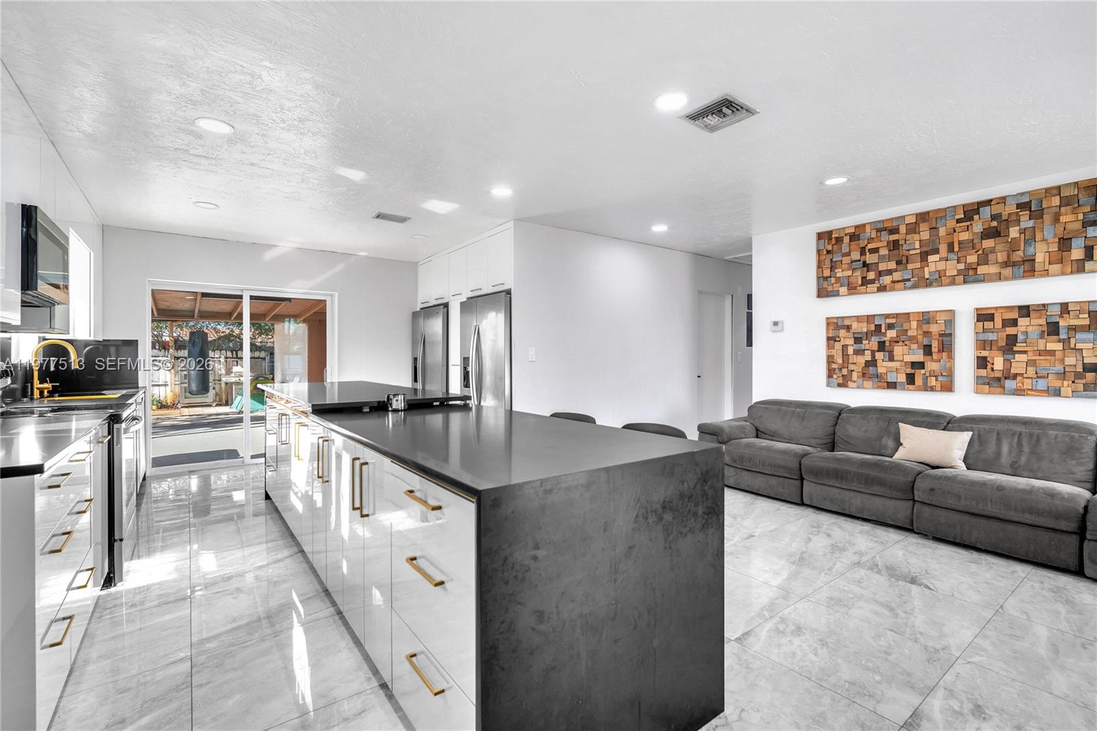 7151 Taft St Hollywood, FL 33024