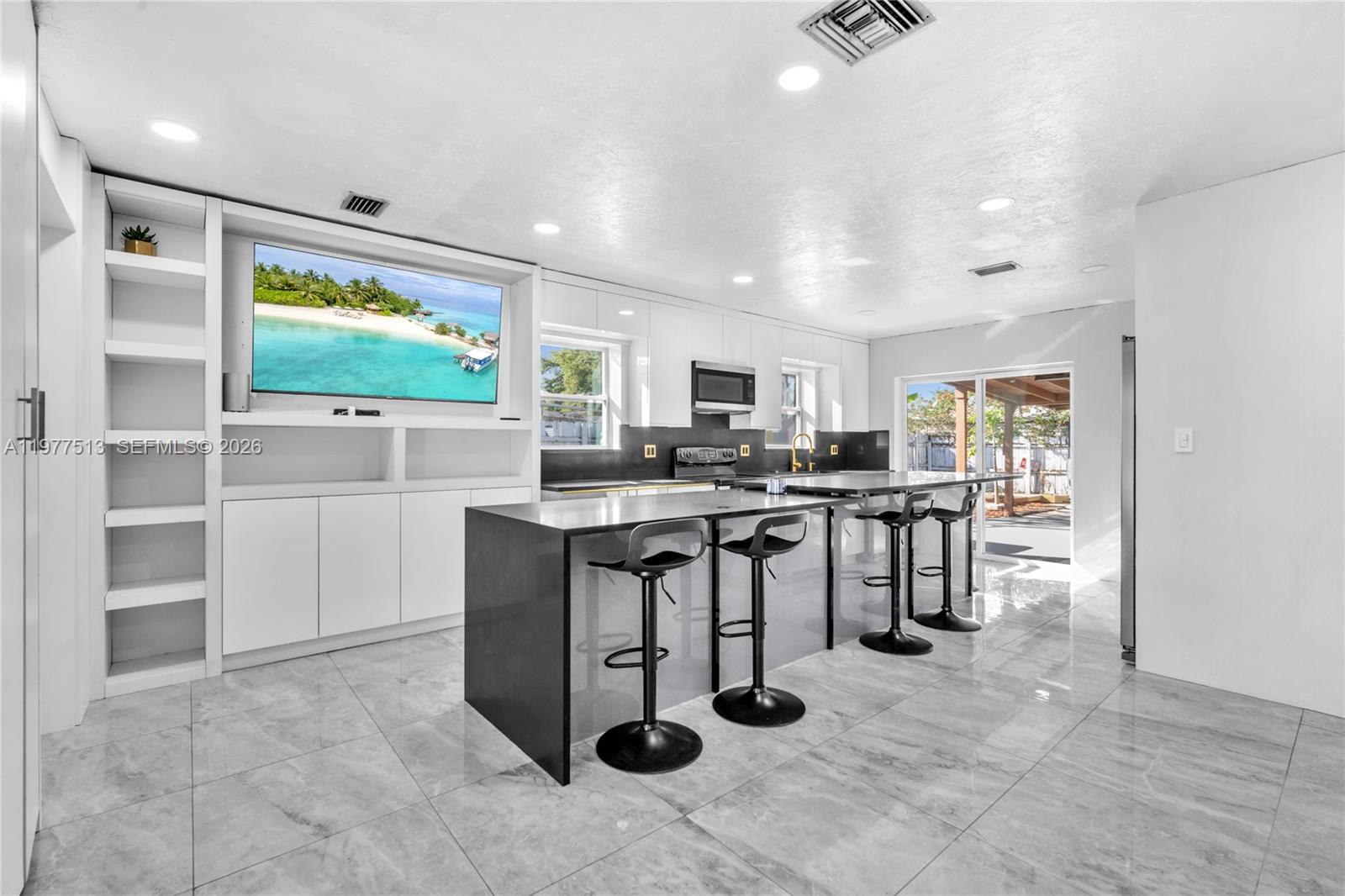 7151 Taft St Hollywood, FL 33024