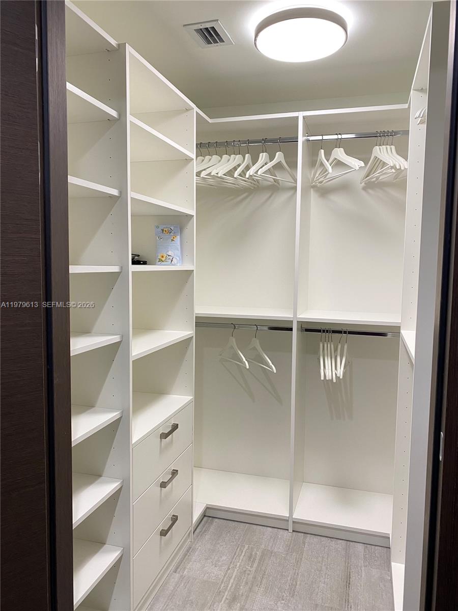 image Brickell Flatiron12