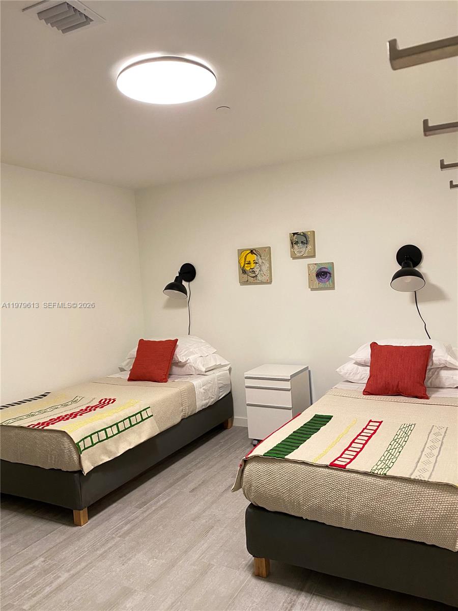 image Brickell Flatiron17