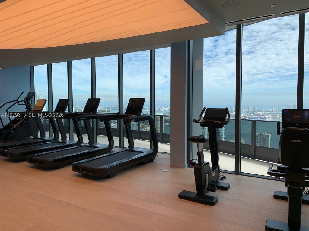 image Brickell Flatiron24