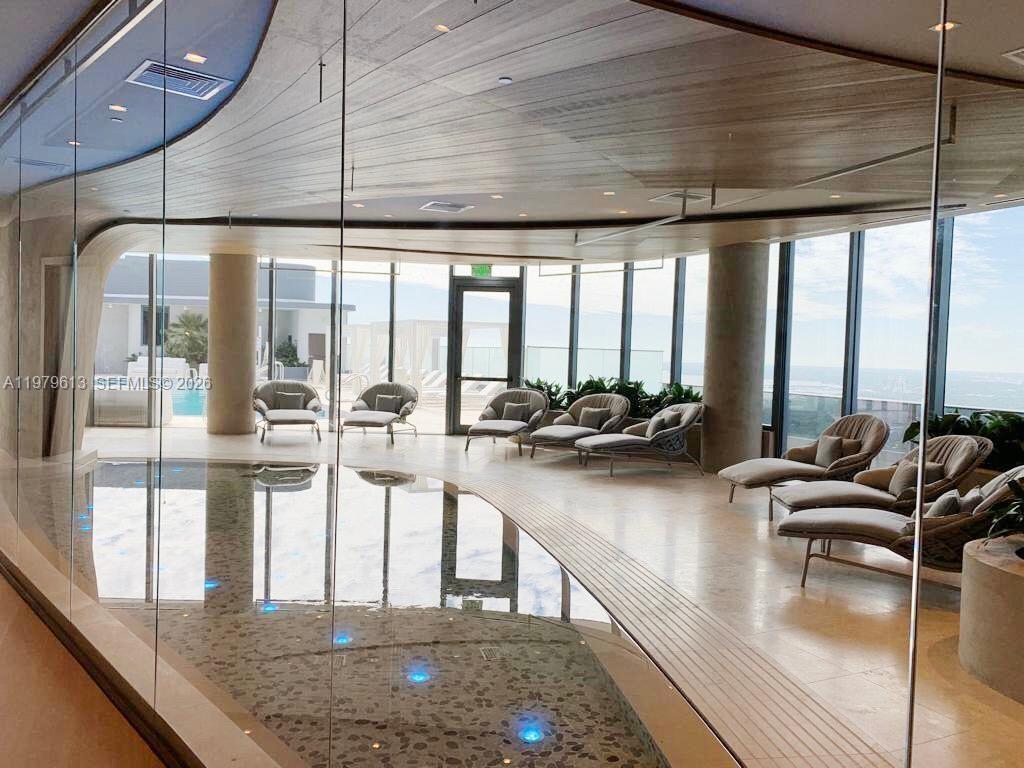 image Brickell Flatiron30