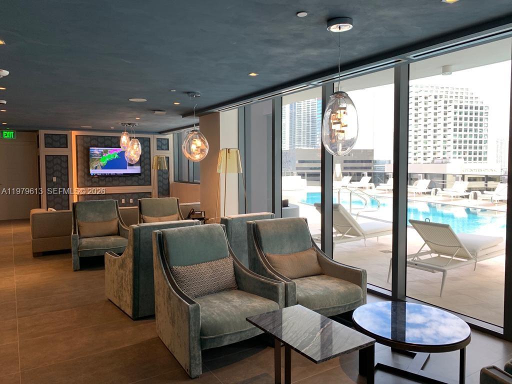 image Brickell Flatiron33