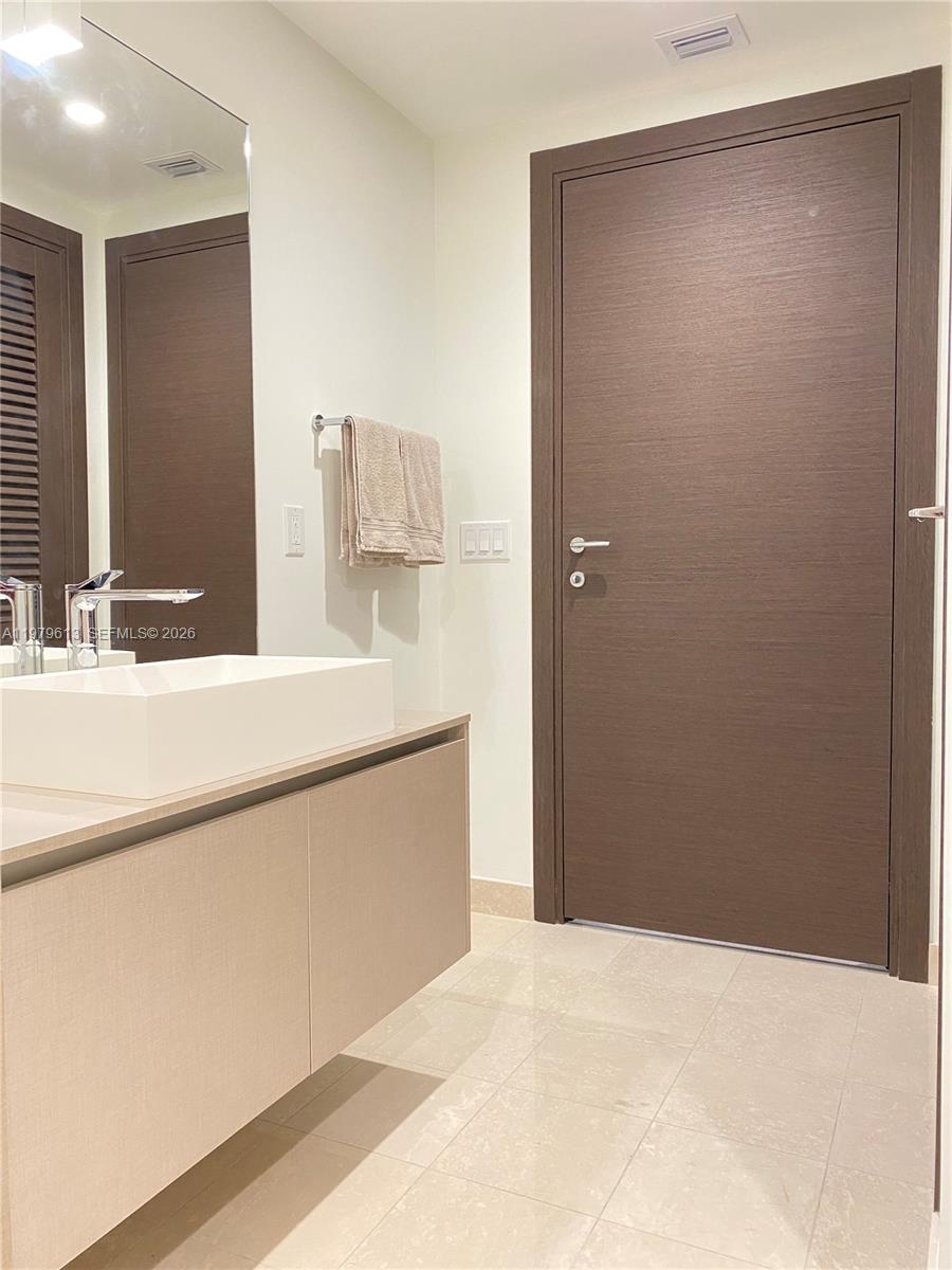 image Brickell Flatiron5