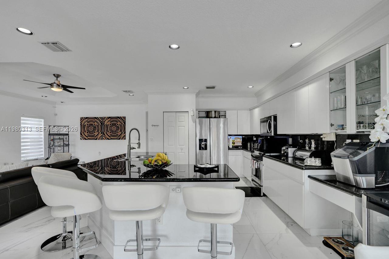 11008 NW 73rd St Doral, FL 33178