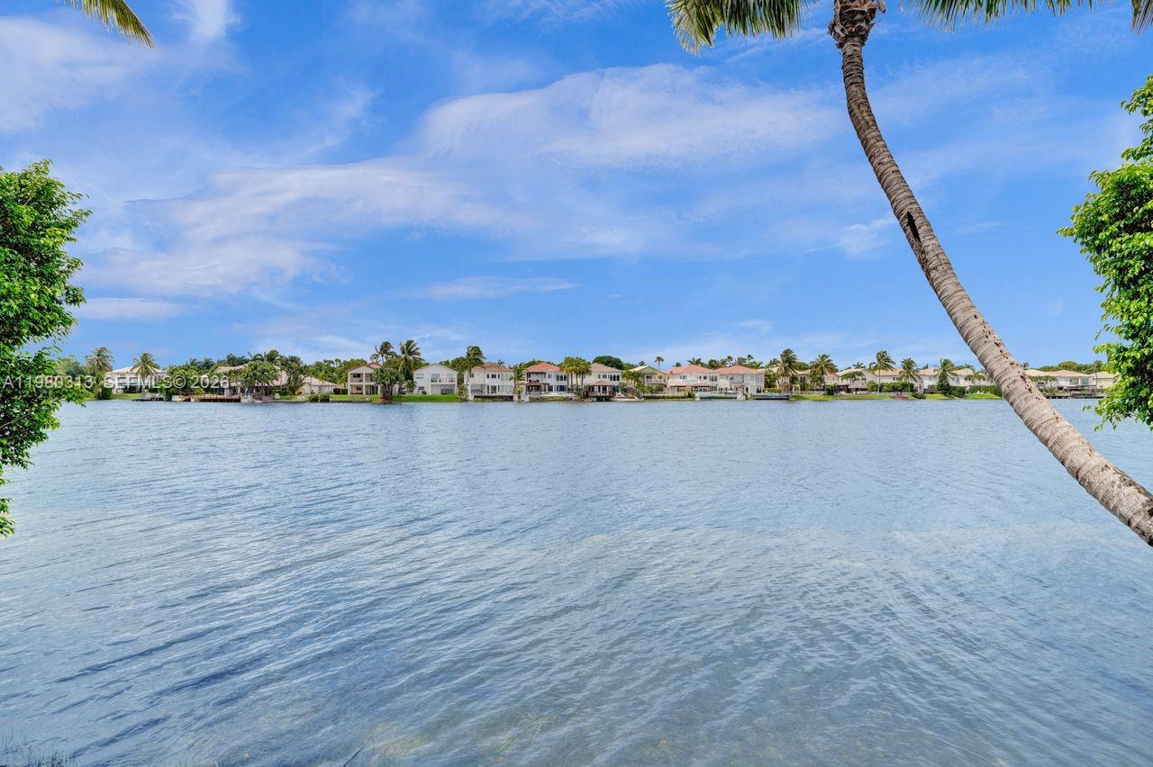 11008 NW 73rd St Doral, FL 33178