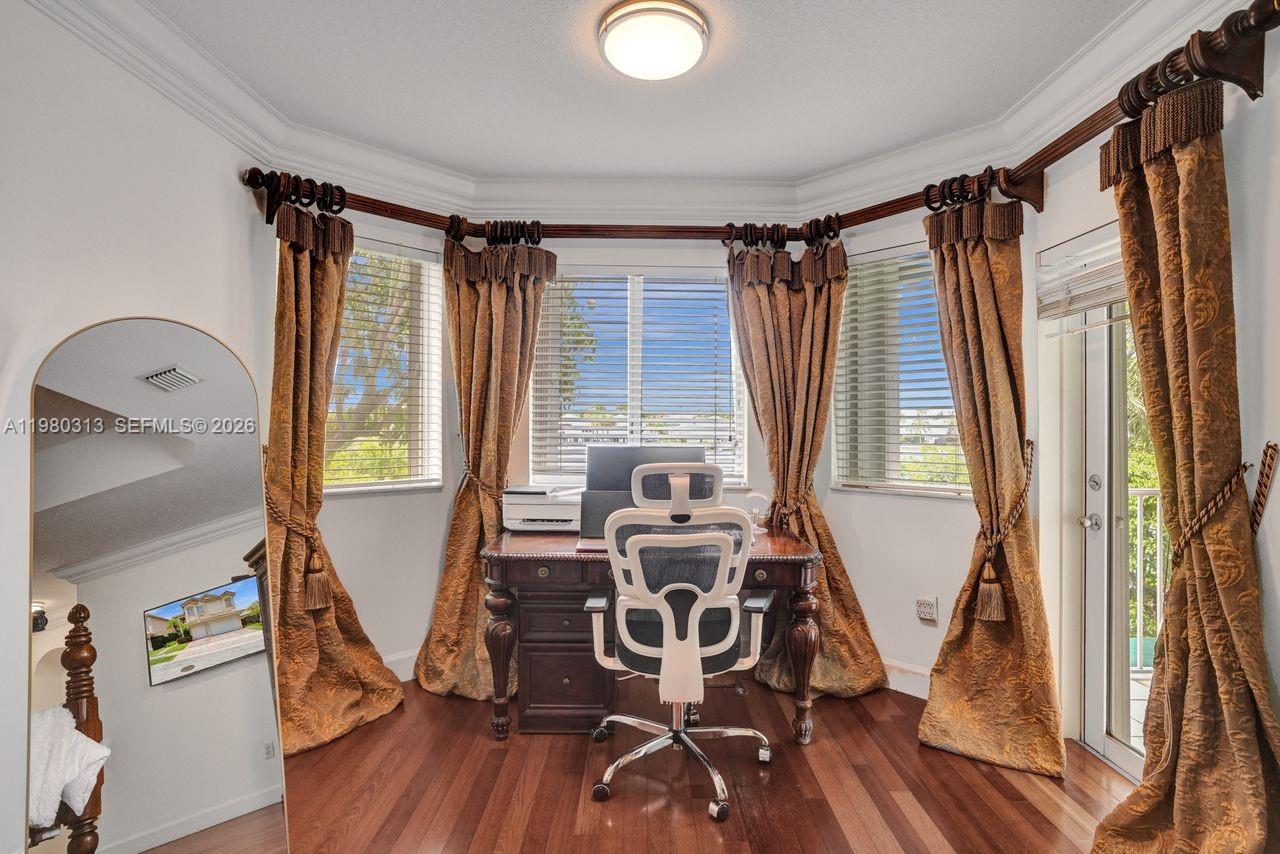 11008 NW 73rd St Doral, FL 33178