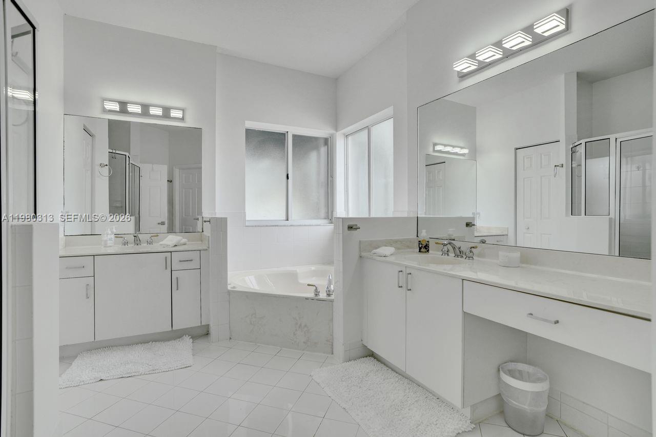 11008 NW 73rd St Doral, FL 33178