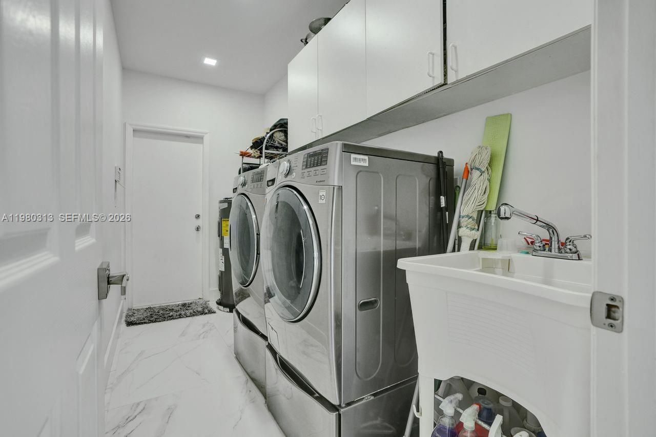 11008 NW 73rd St Doral, FL 33178