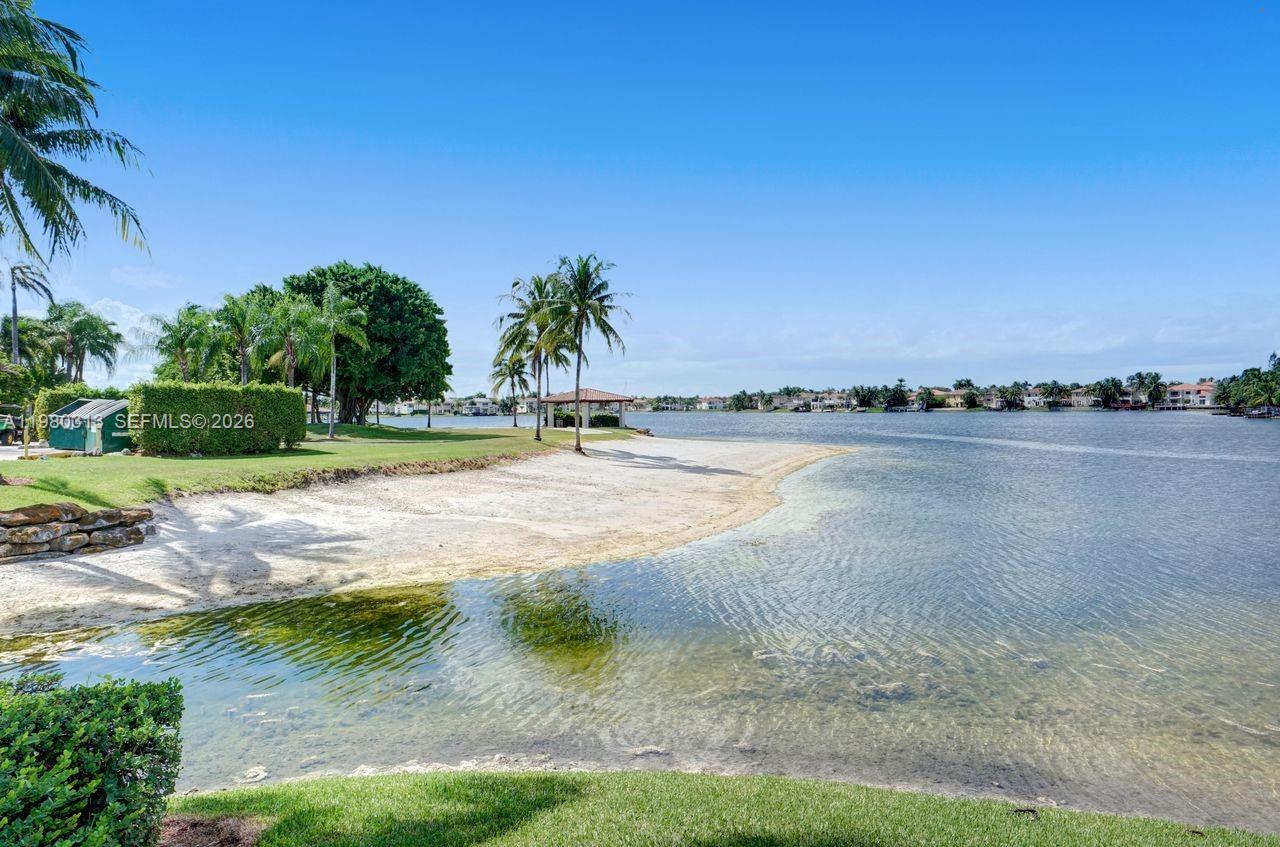 11008 NW 73rd St Doral, FL 33178