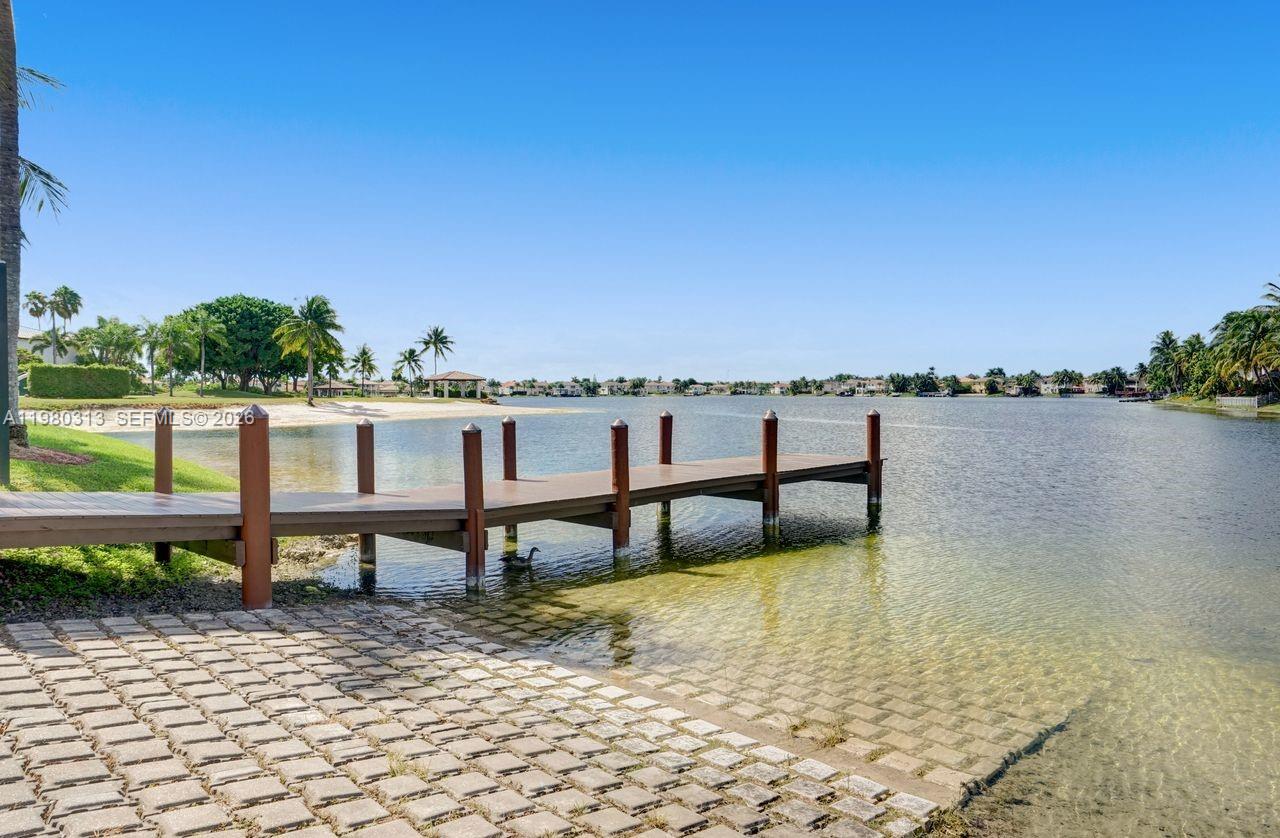 11008 NW 73rd St Doral, FL 33178