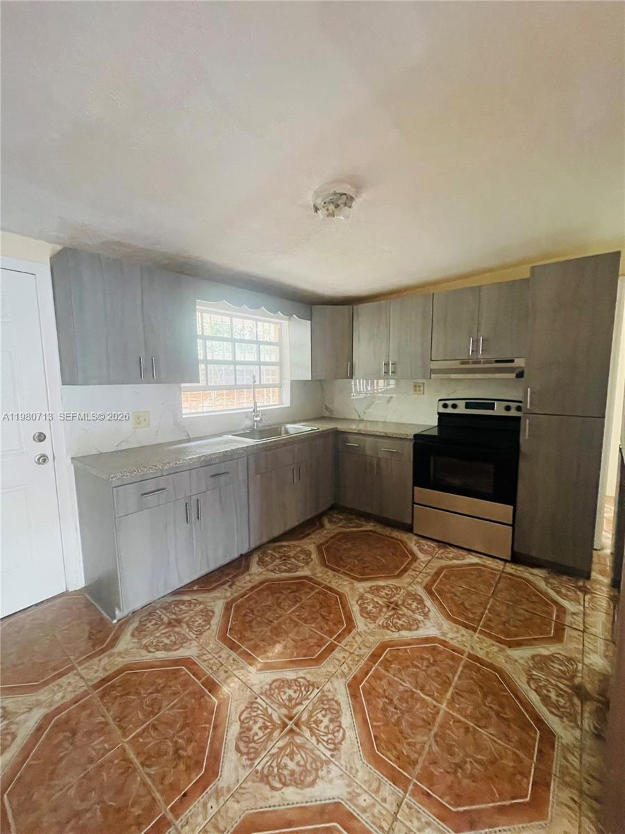 18425 NW 42nd Pl Miami Gardens, FL 33055