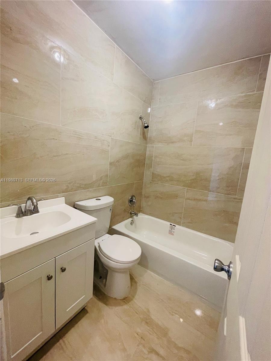 18425 NW 42nd Pl Miami Gardens, FL 33055