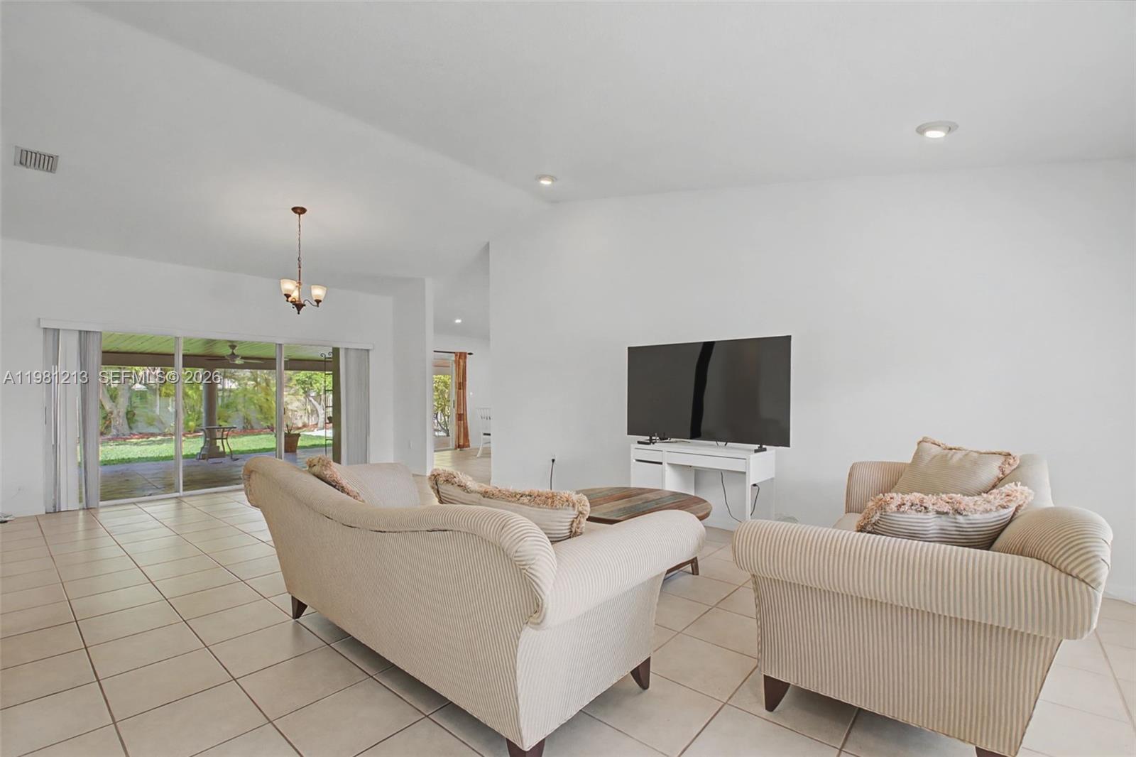 19920 Cutler Ct Cutler Bay, FL 33189