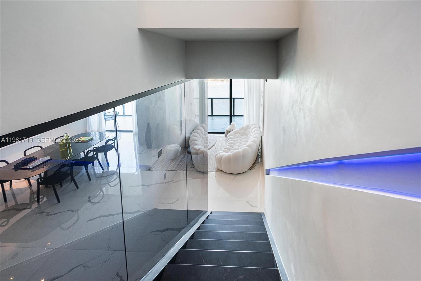 650 NE 32nd St #UPH5302 Miami, FL 33137