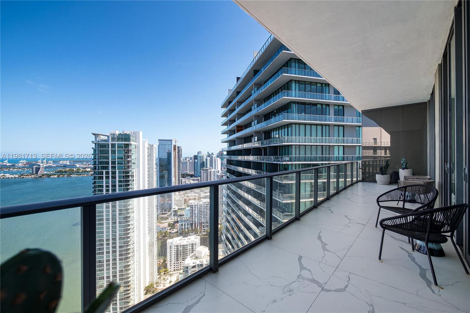 650 NE 32nd St #UPH5302 Miami, FL 33137