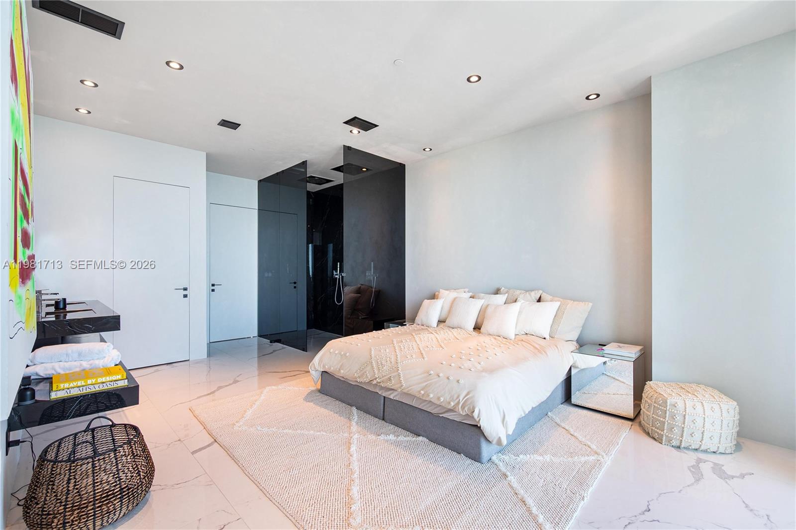 650 NE 32nd St #UPH5302 Miami, FL 33137