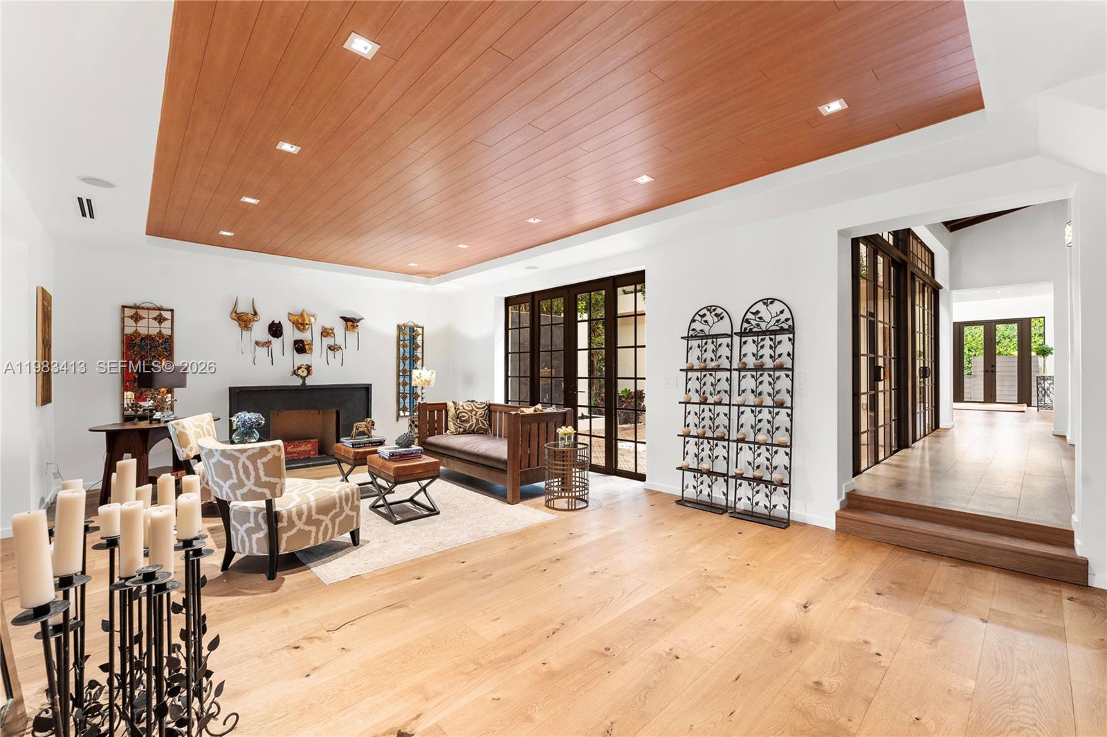 1277 N Venetian Way Miami, FL 33139