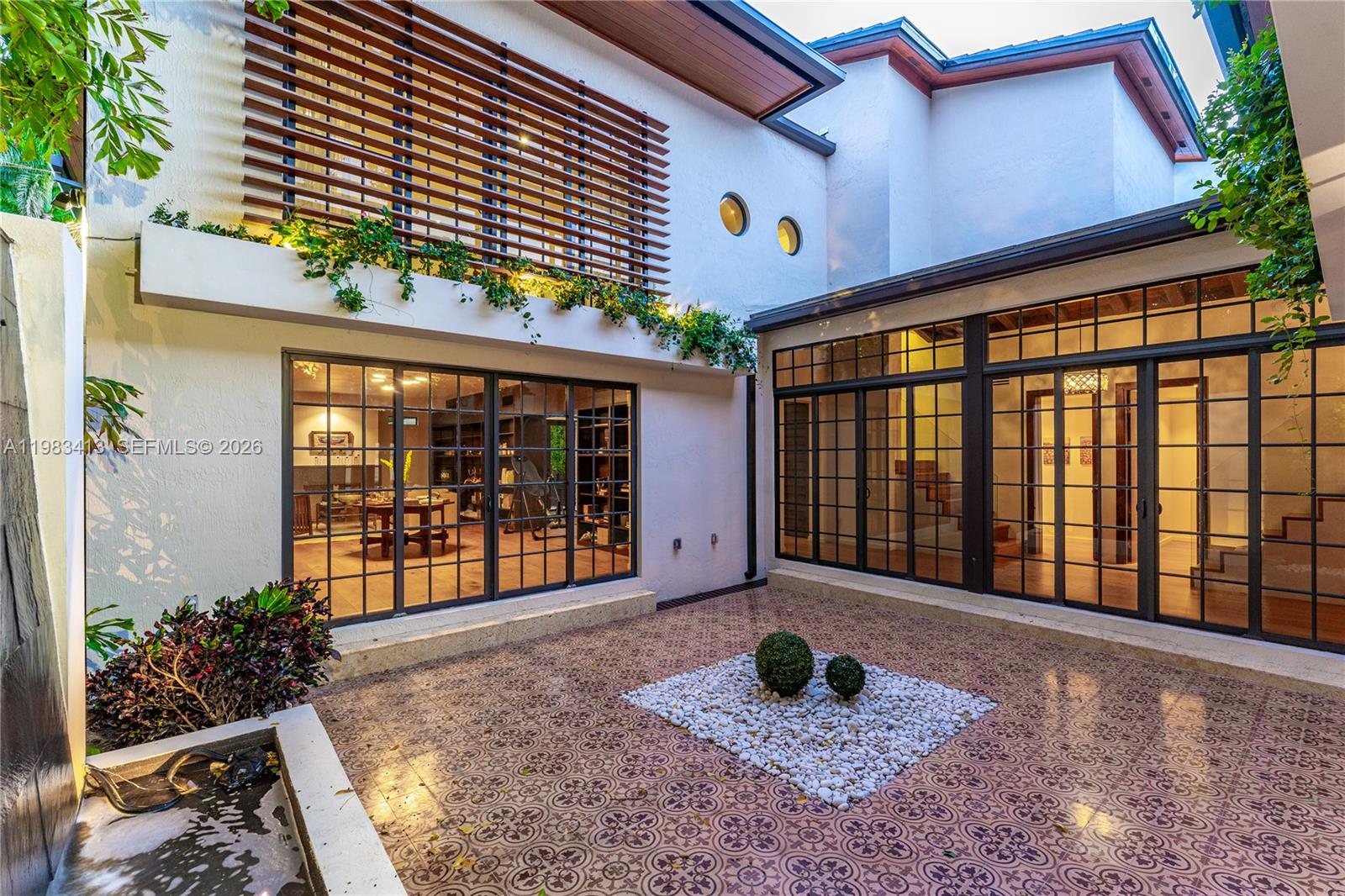 1277 N Venetian Way Miami, FL 33139