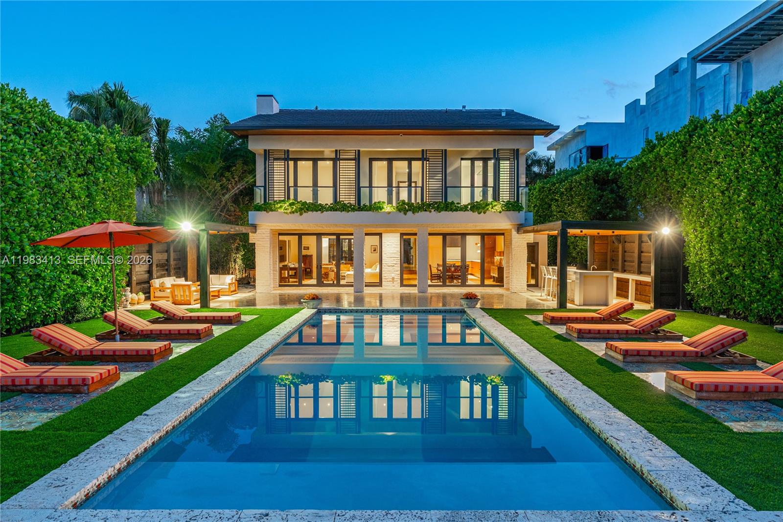 1277 N Venetian Way Miami, FL 33139