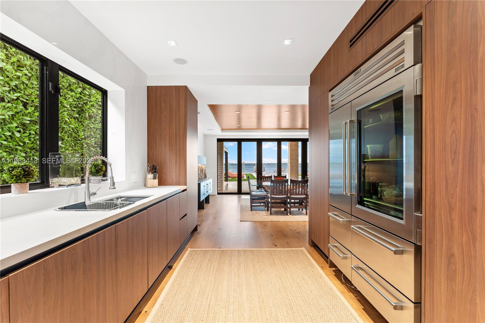 1277 N Venetian Way Miami, FL 33139