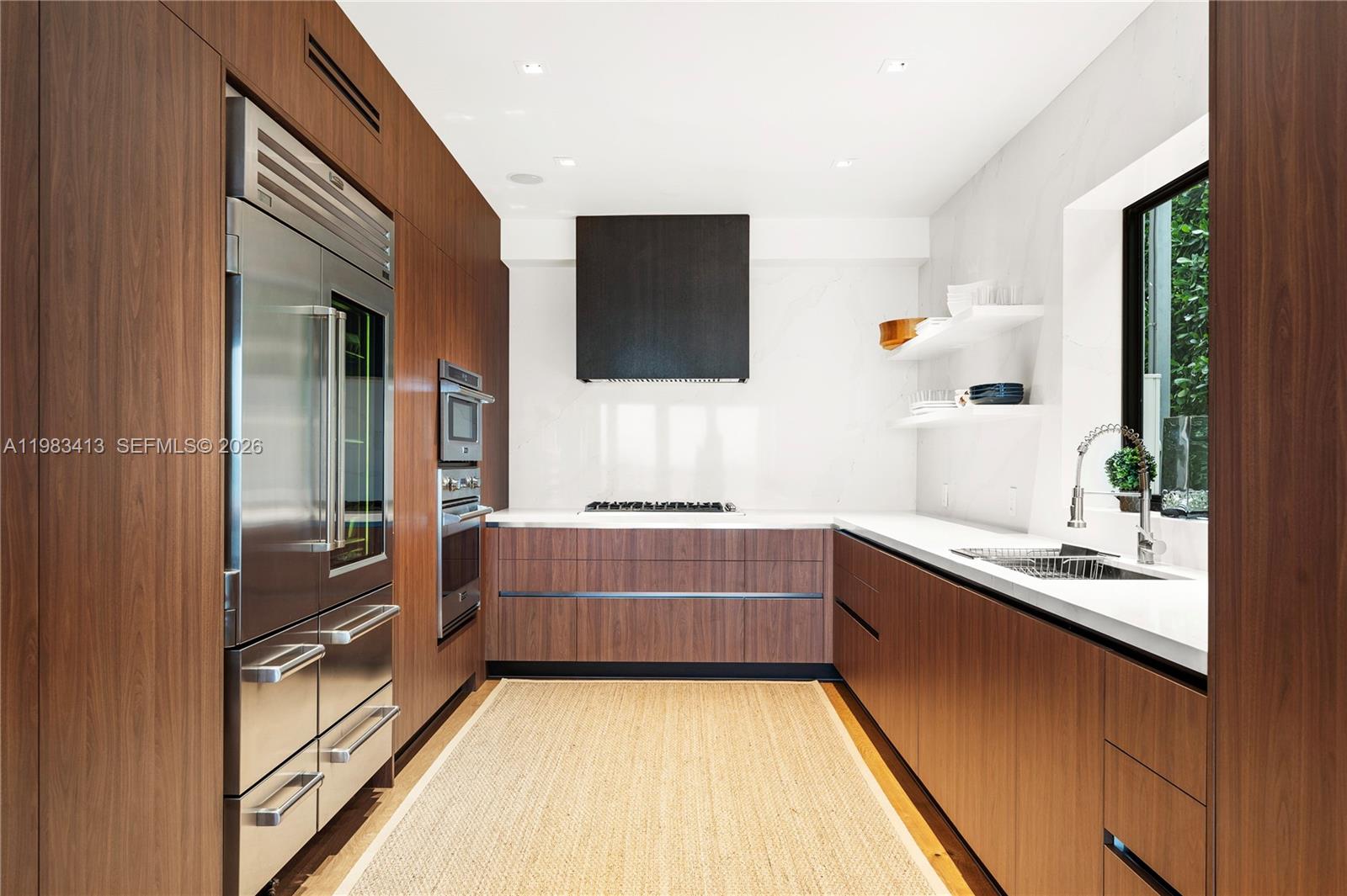 1277 N Venetian Way Miami, FL 33139