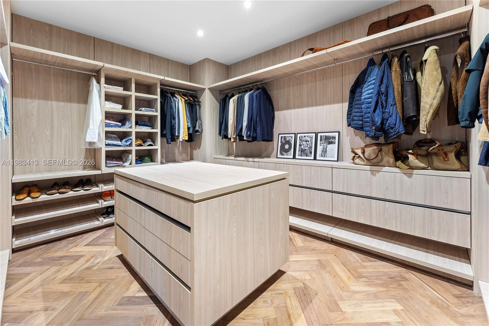 1277 N Venetian Way Miami, FL 33139