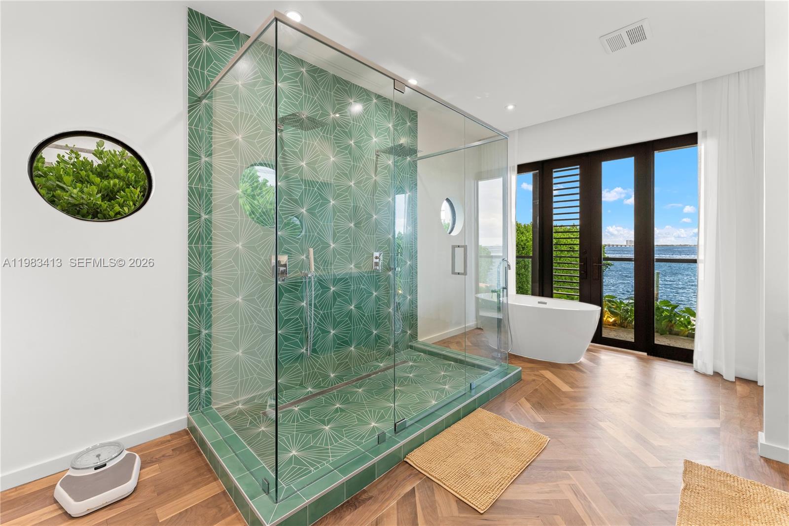 1277 N Venetian Way Miami, FL 33139