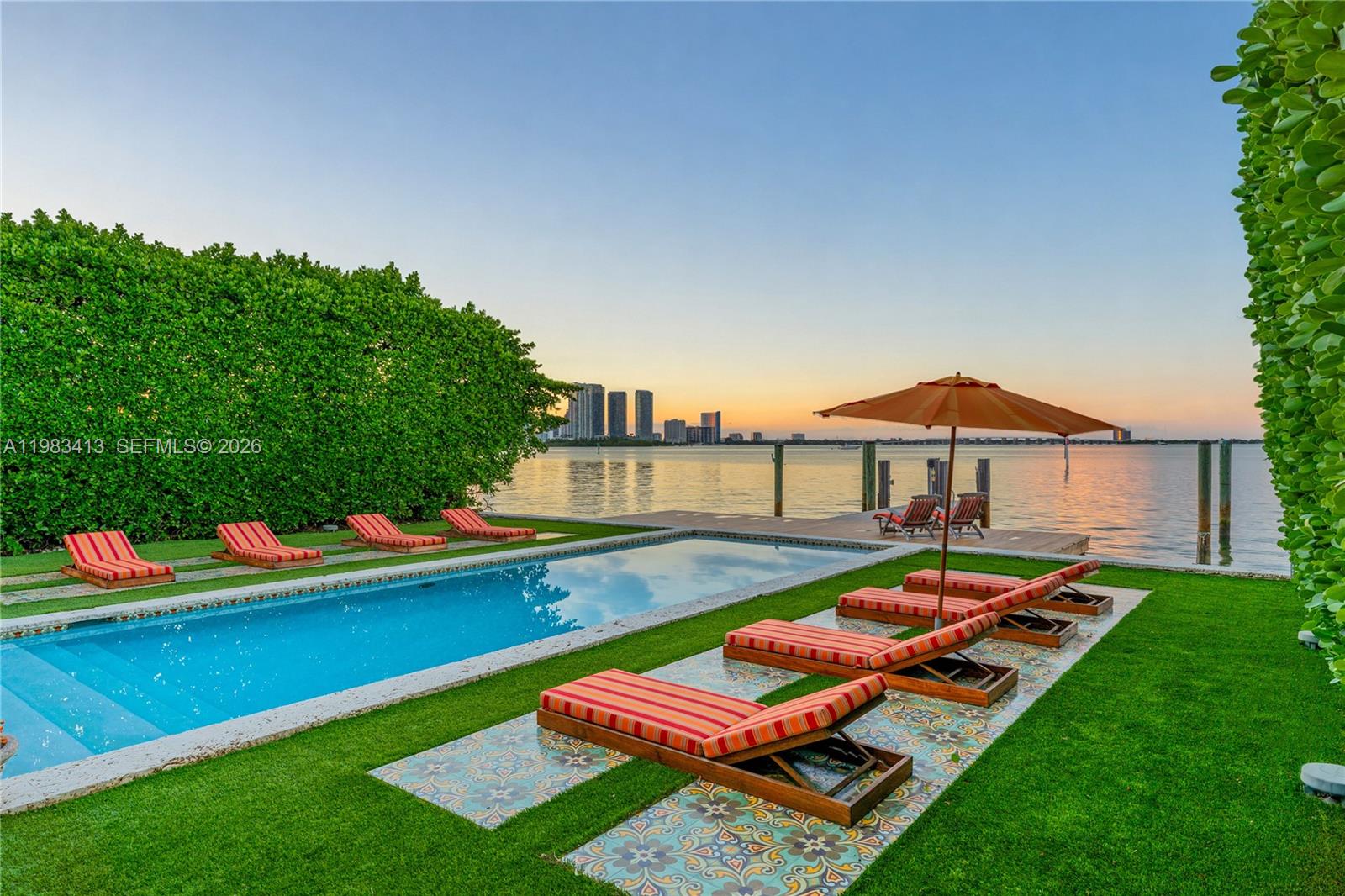 1277 N Venetian Way Miami, FL 33139