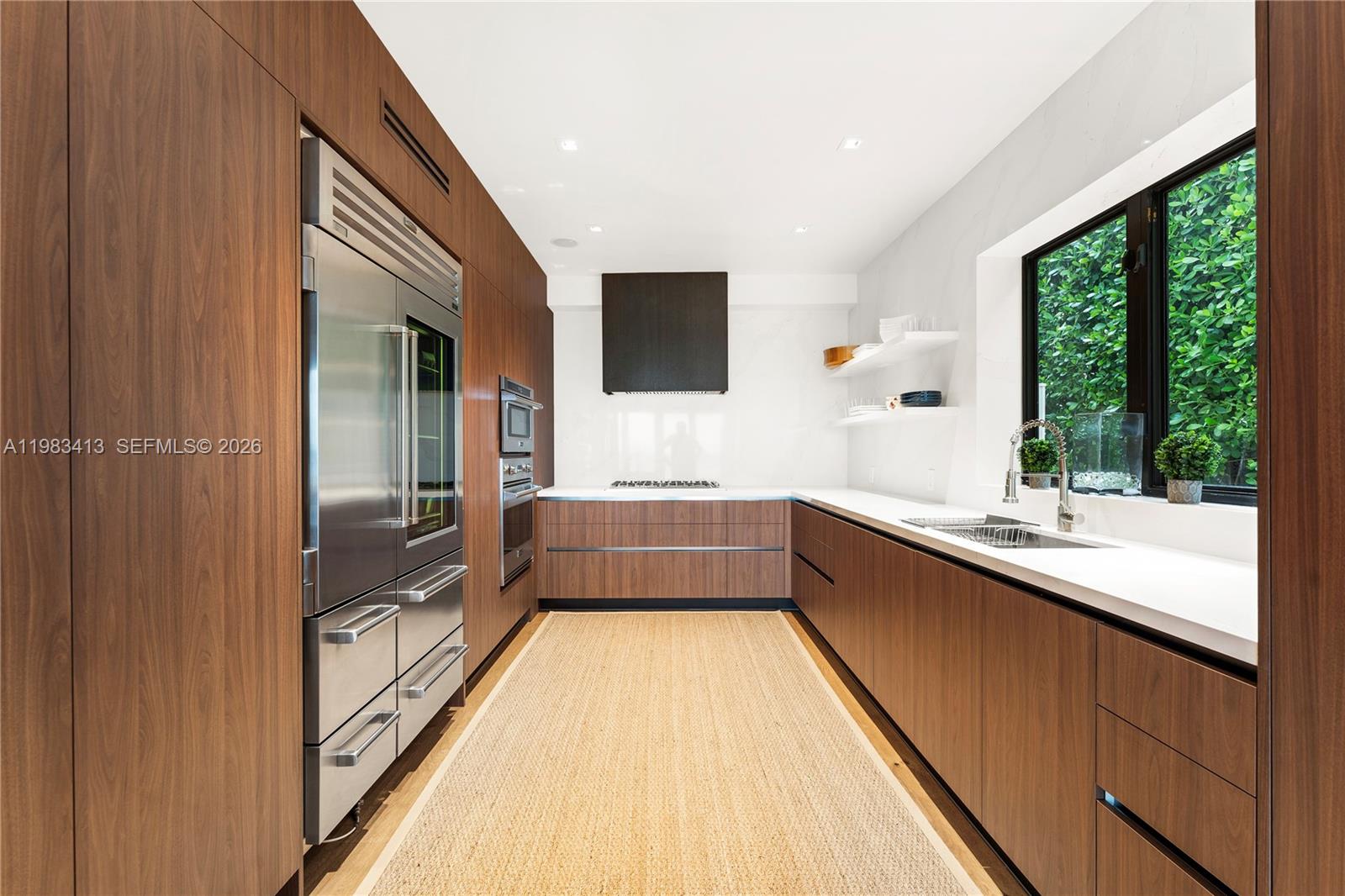 1277 N Venetian Way Miami, FL 33139