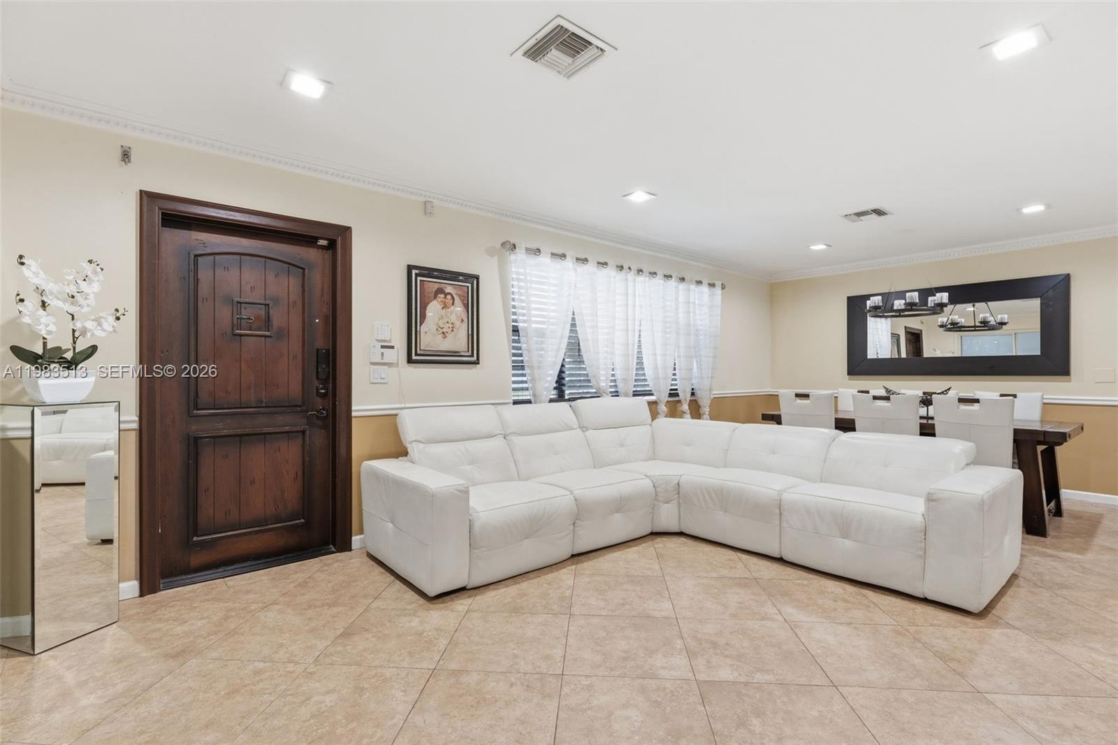 2485 NE 214th St Miami, FL 33180