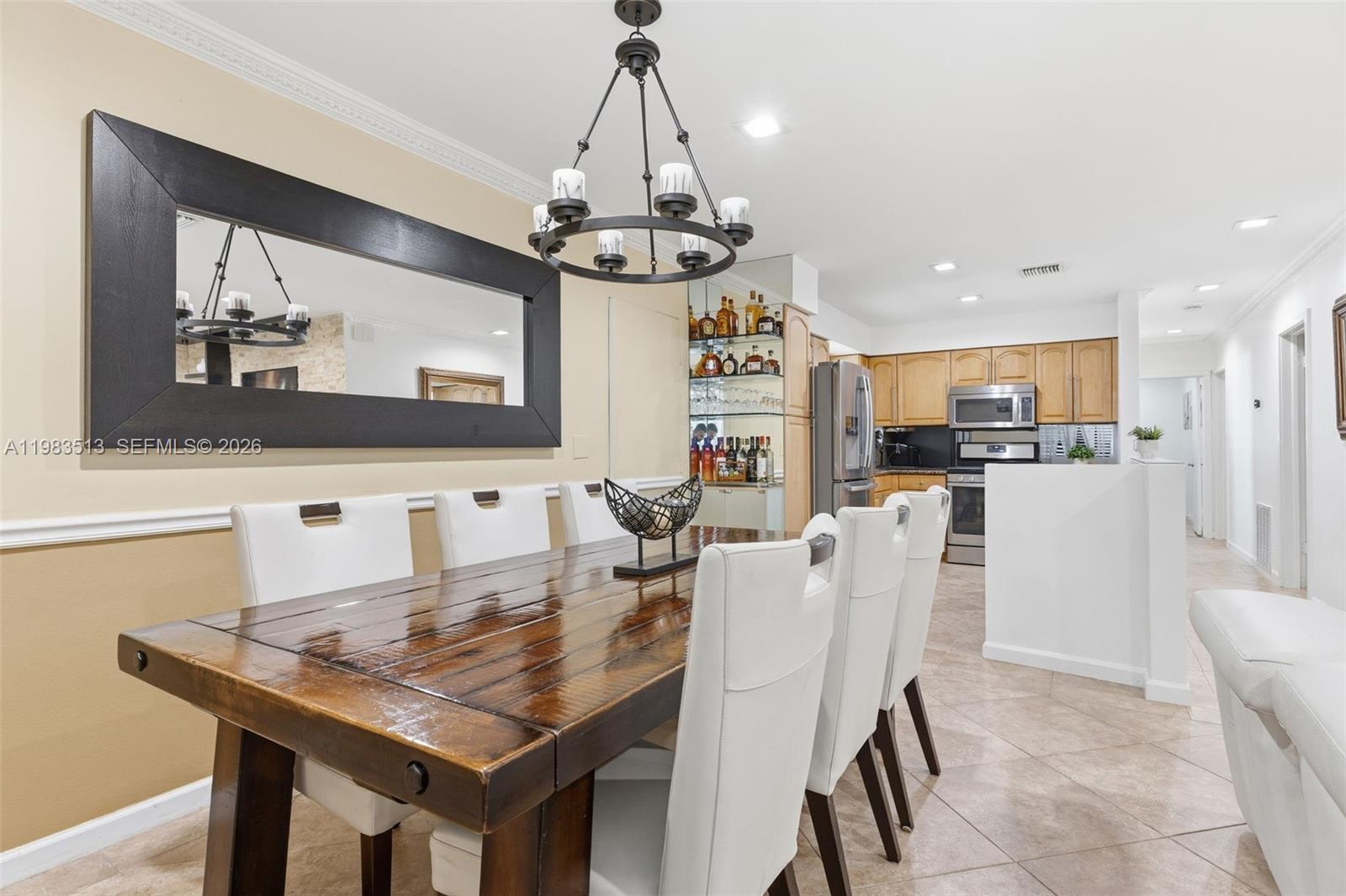 2485 NE 214th St Miami, FL 33180