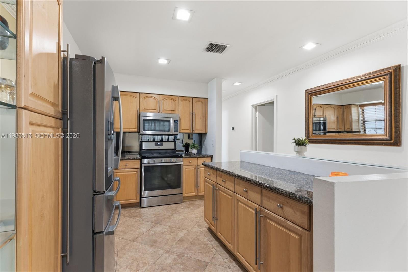 2485 NE 214th St Miami, FL 33180