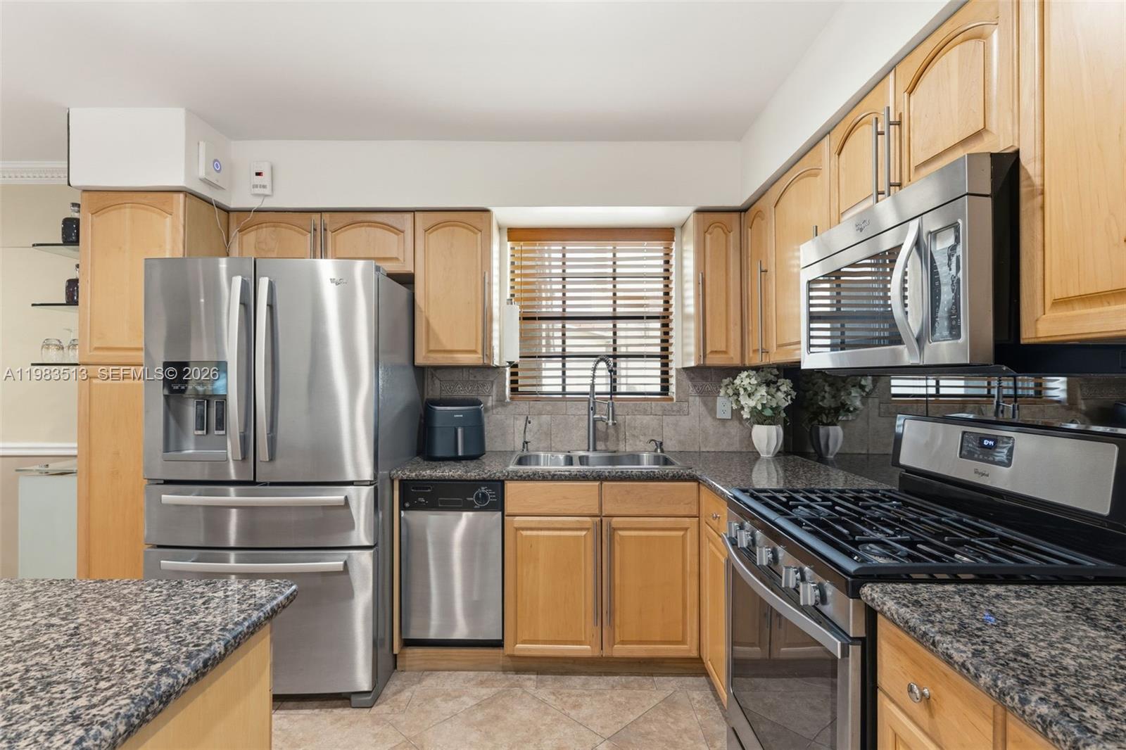 2485 NE 214th St Miami, FL 33180