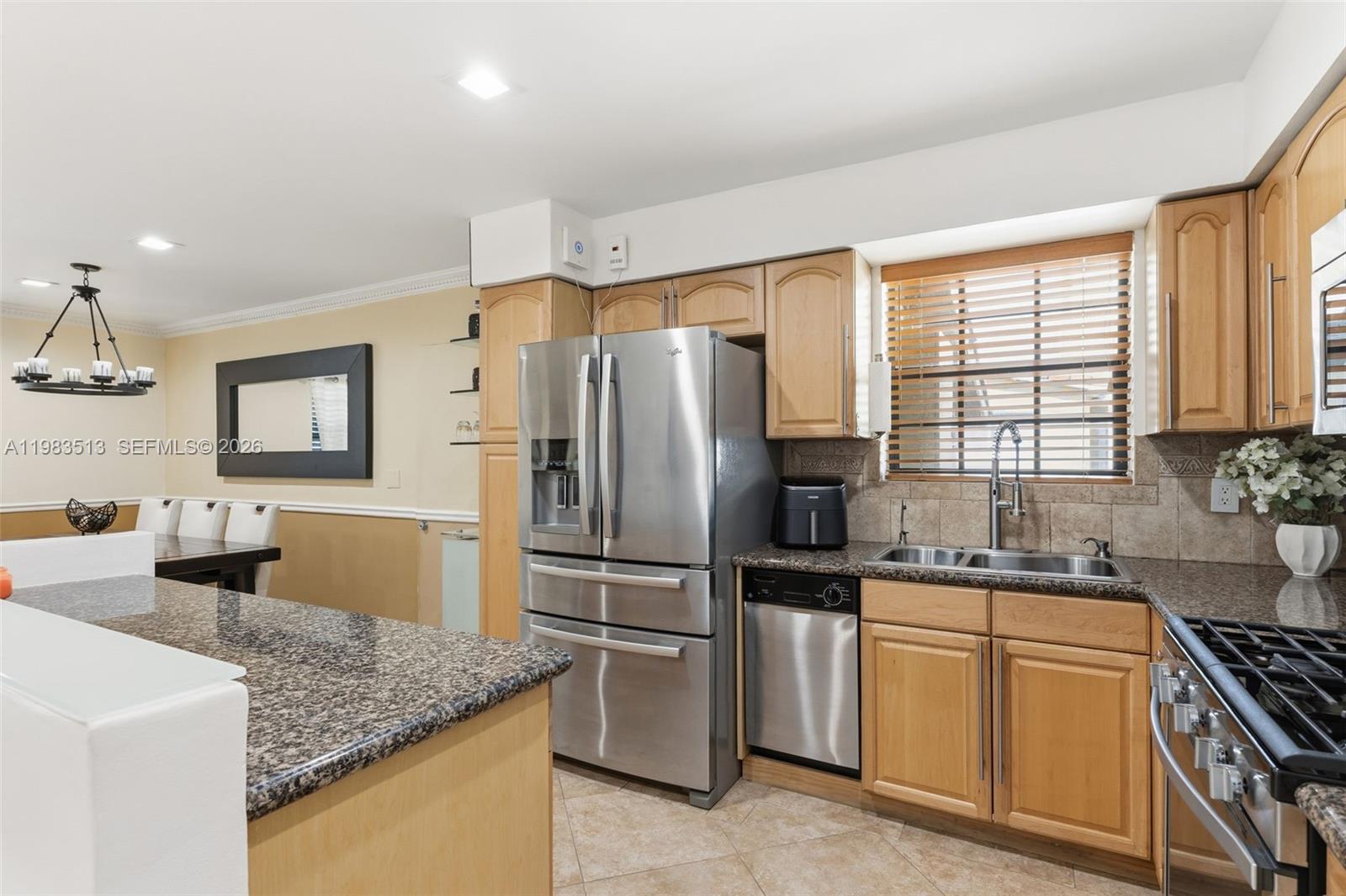 2485 NE 214th St Miami, FL 33180