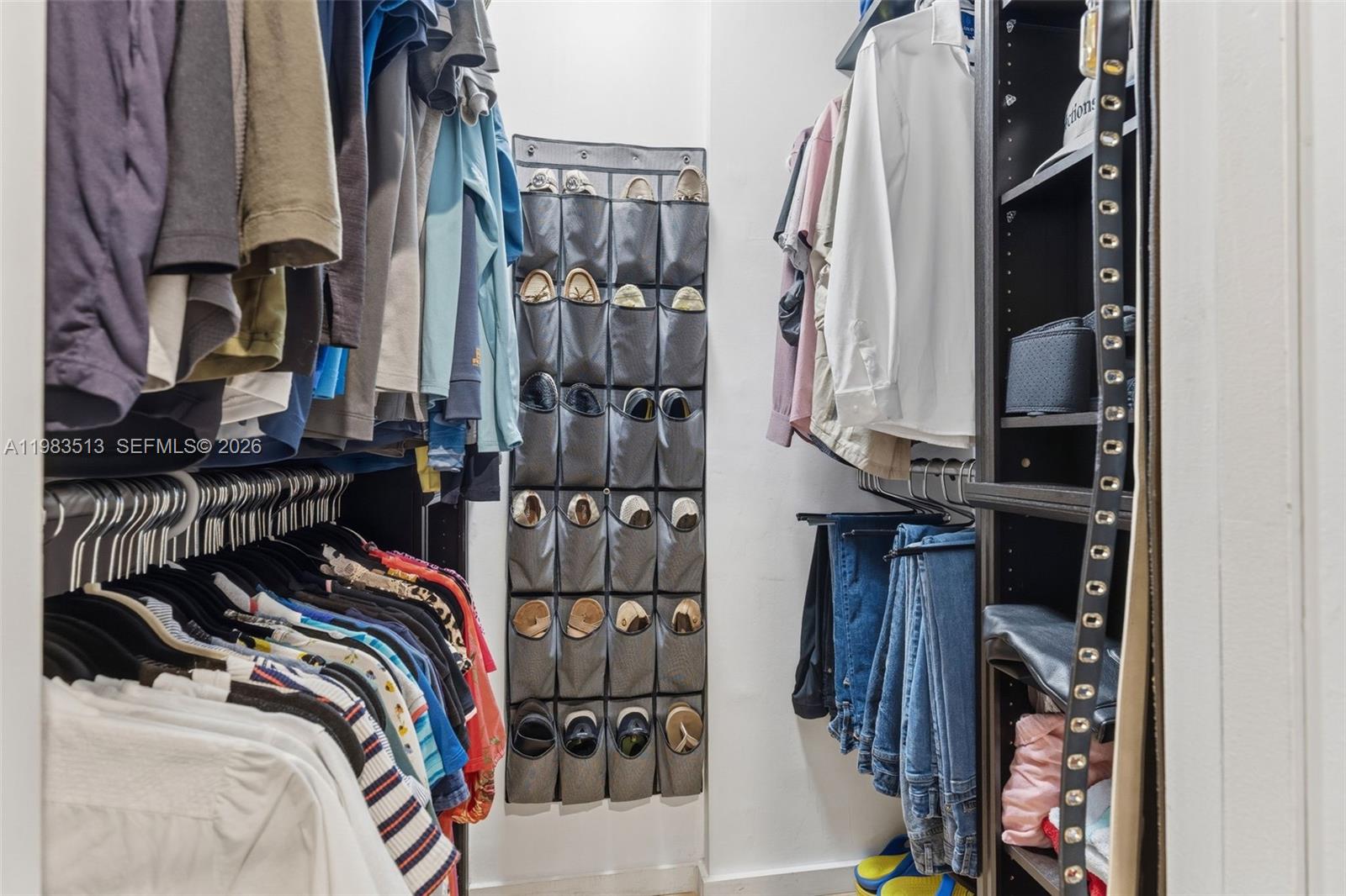 2485 NE 214th St Miami, FL 33180