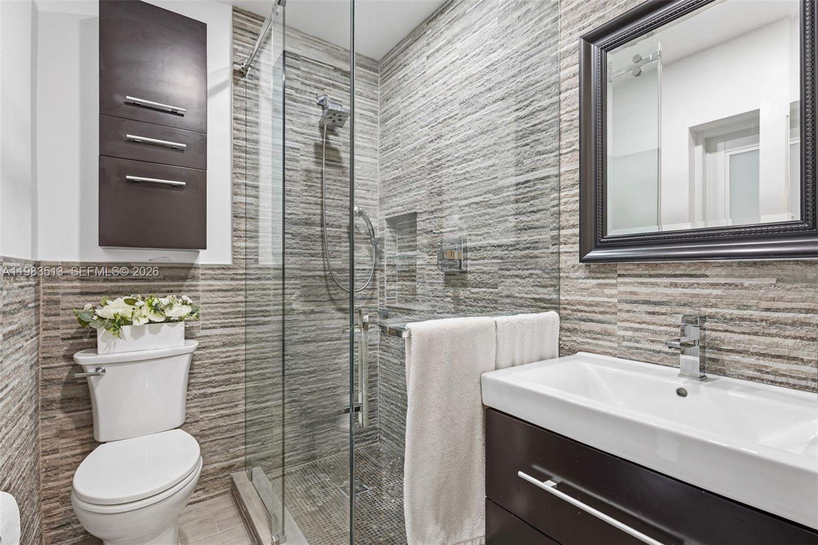 2485 NE 214th St Miami, FL 33180