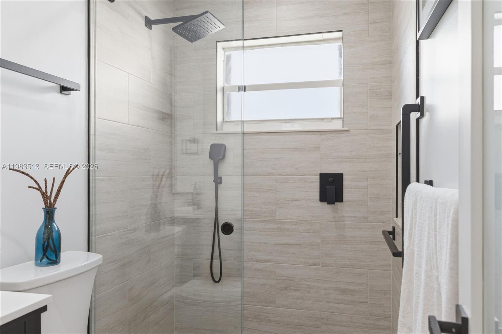 2485 NE 214th St Miami, FL 33180