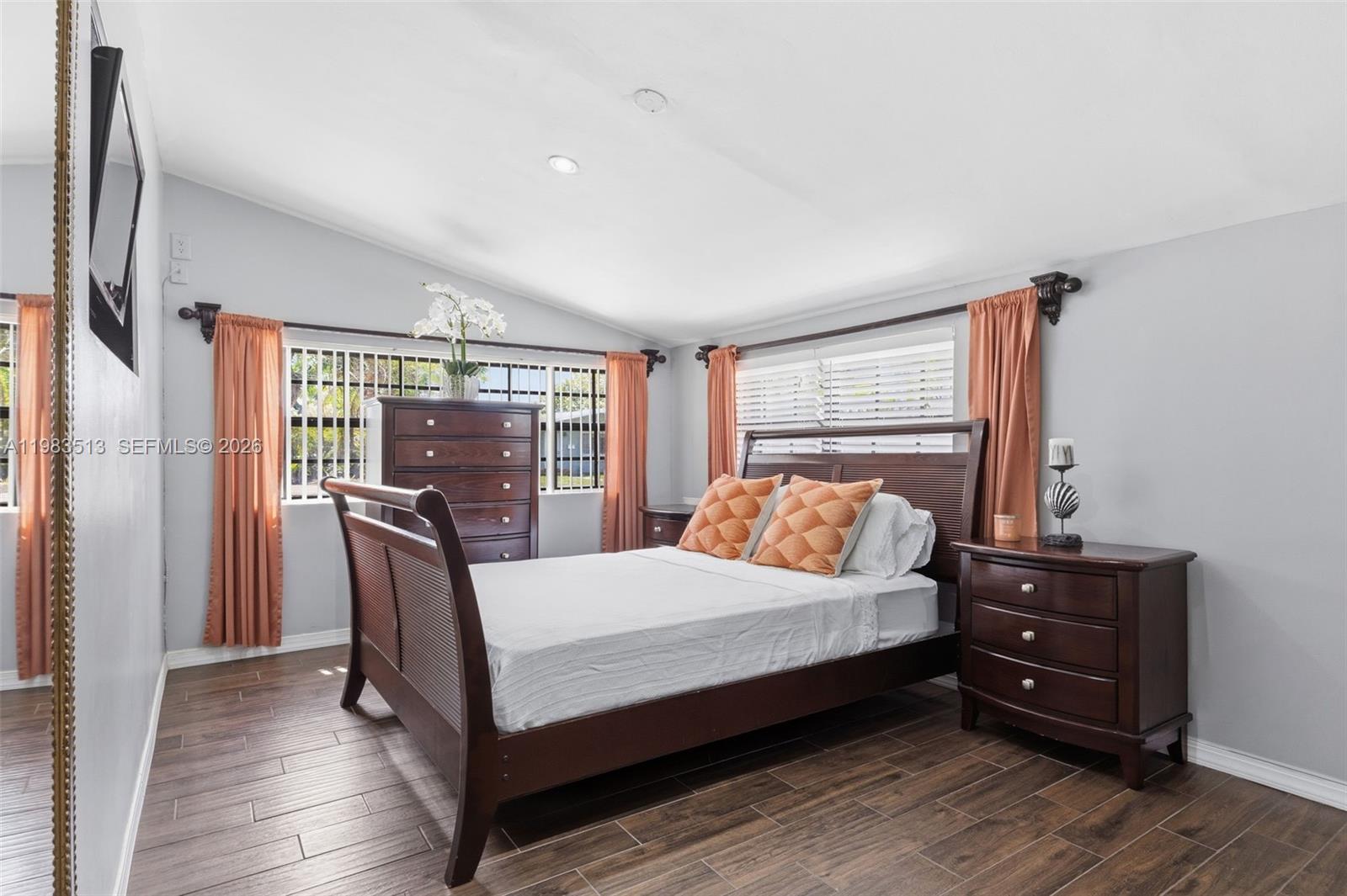 2485 NE 214th St Miami, FL 33180