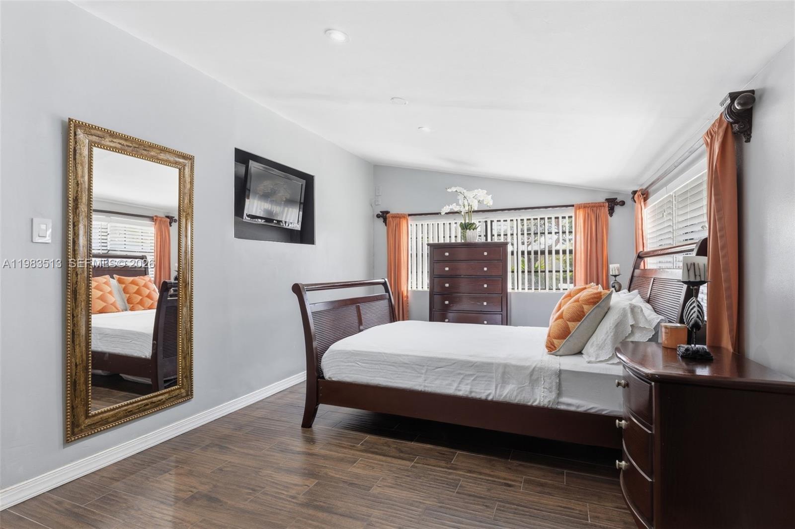 2485 NE 214th St Miami, FL 33180