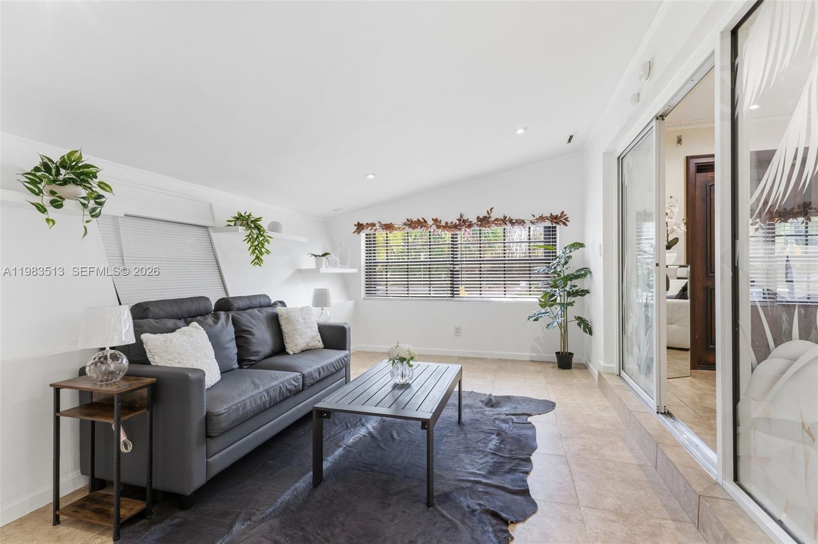 2485 NE 214th St Miami, FL 33180